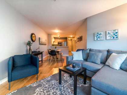 137-e-1st-street-lower-lonsdale-north-vancouver-02