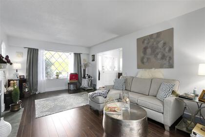 1840-mathers-avenue-ambleside-west-vancouver-05