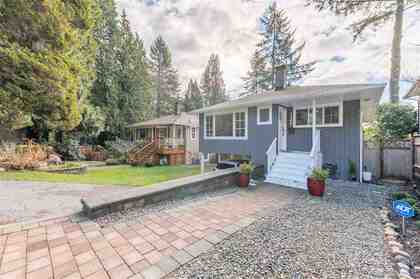 1345-dyck-road-lynn-valley-north-vancouver-02
