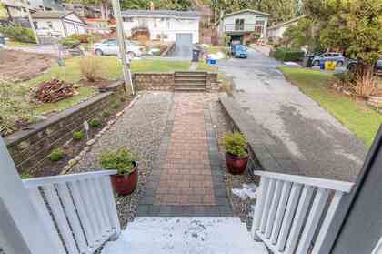 1345-dyck-road-lynn-valley-north-vancouver-03