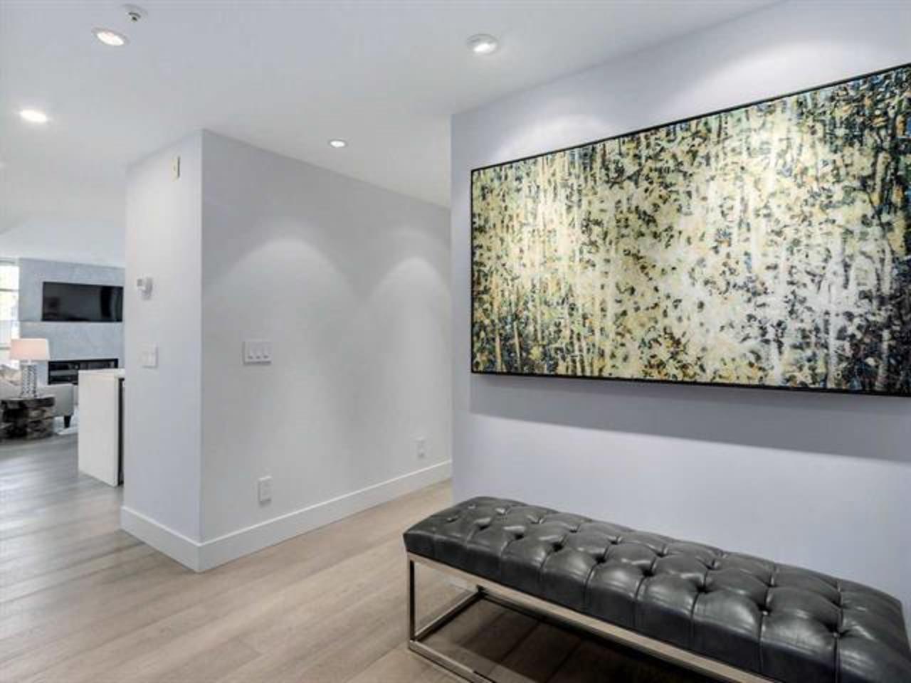Hallway at 306 - 5700 Larch Street, Kerrisdale, Vancouver West Hallway at 306 - 5700 Larch Street, Kerrisdale, Vancouver West