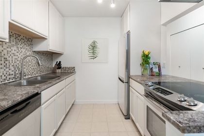 140-e-4th-street-lower-lonsdale-north-vancouver-03