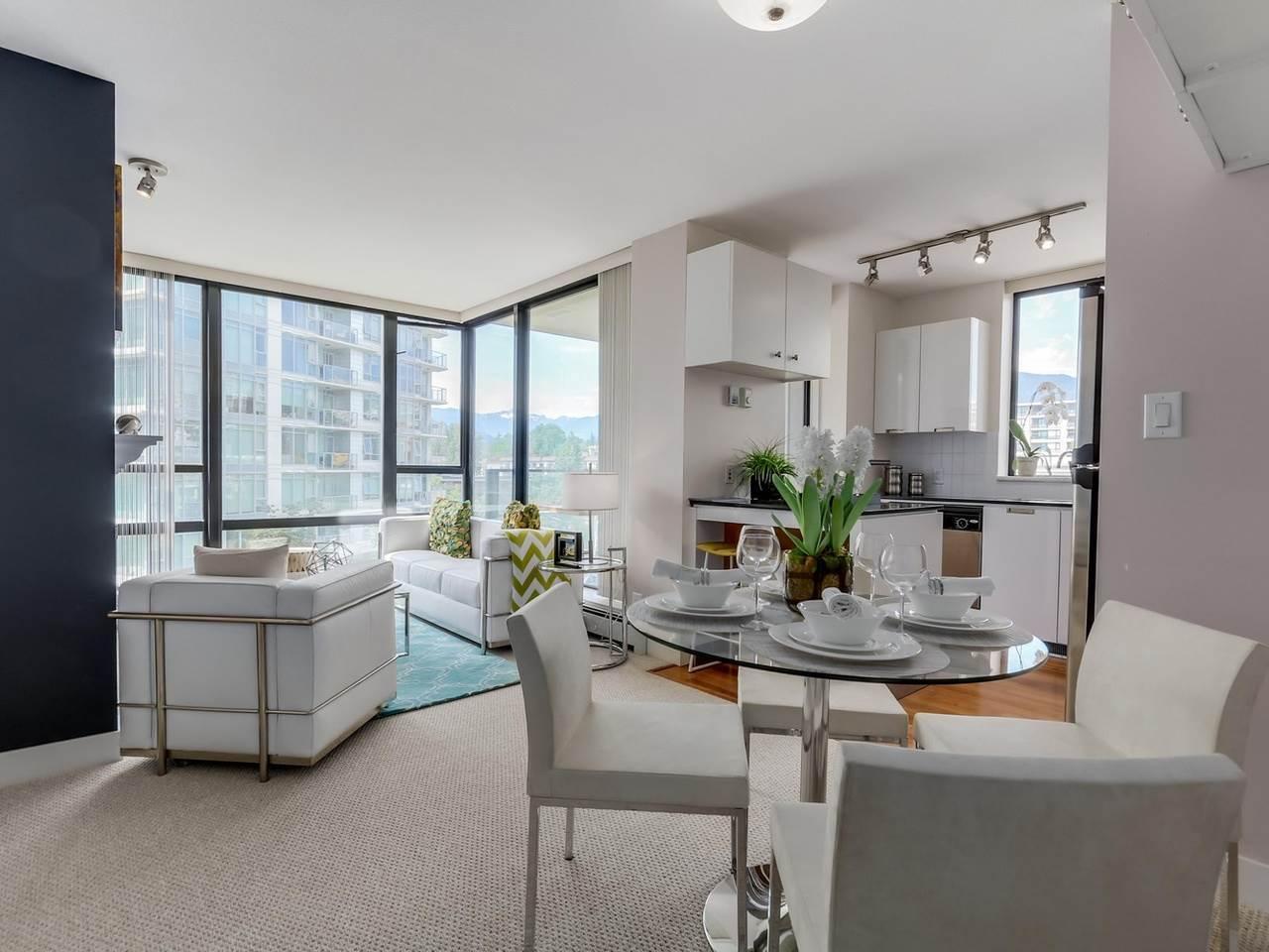 Living at 805 - 151 W  Street, Lower Lonsdale, North Vancouver Living at 805 - 151 W  Street, Lower Lonsdale, North Vancouver