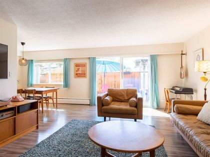 866-premier-street-lynnmour-north-vancouver-01