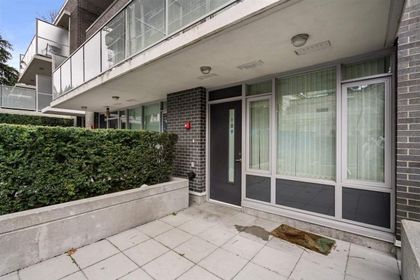 9025-highland-court-simon-fraser-univer-burnaby-north-05