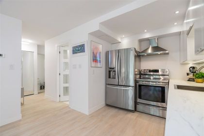 360-e-2nd-street-lower-lonsdale-north-vancouver-05