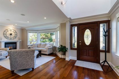 2556-chesterfield-avenue-upper-lonsdale-north-vancouver-03