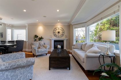 2556-chesterfield-avenue-upper-lonsdale-north-vancouver-05