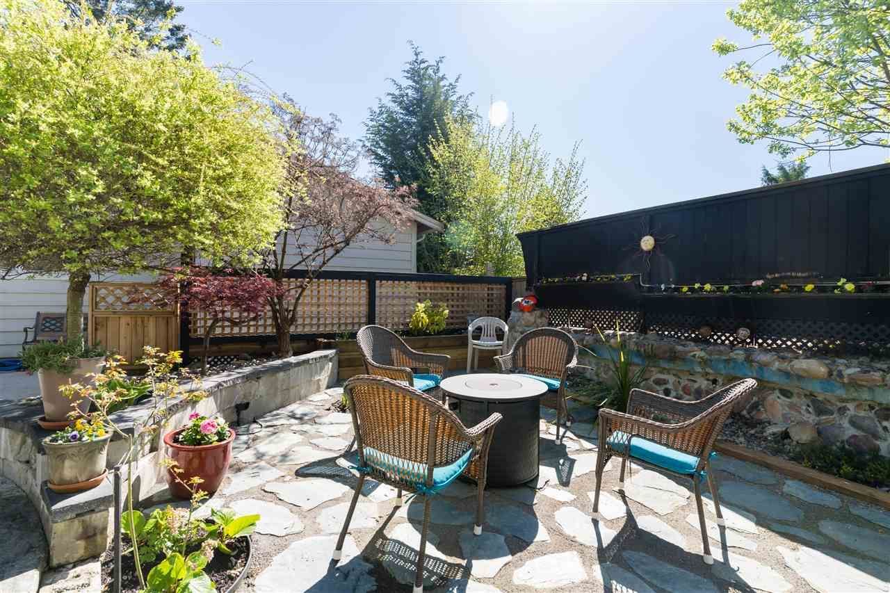 2556-chesterfield-avenue-upper-lonsdale-north-vancouver-21 at 2556 Chesterfield Avenue, Upper Lonsdale, North Vancouver 2556-chesterfield-avenue-upper-lonsdale-north-vancouver-21 at 2556 Chesterfield Avenue, Upper Lonsdale, North Vancouver