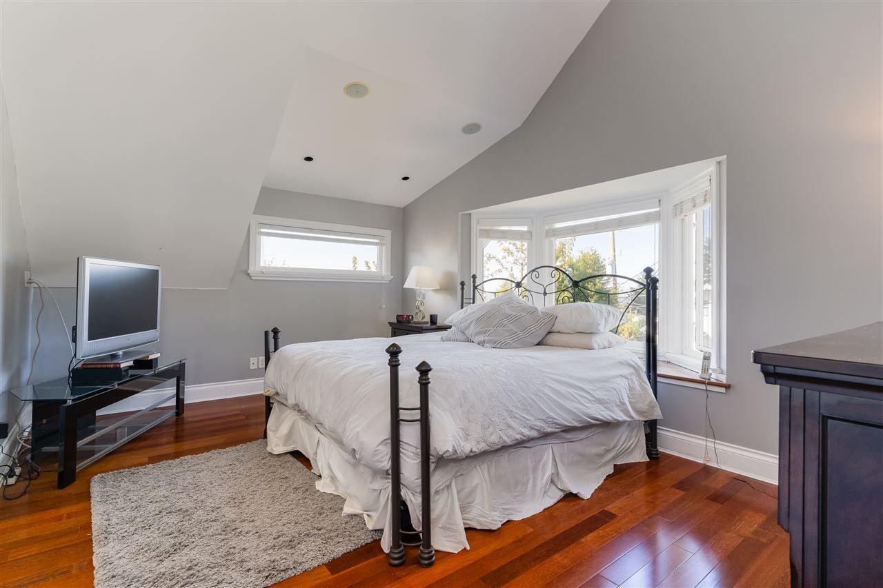2556-chesterfield-avenue-upper-lonsdale-north-vancouver-23 at 2556 Chesterfield Avenue, Upper Lonsdale, North Vancouver 2556-chesterfield-avenue-upper-lonsdale-north-vancouver-23 at 2556 Chesterfield Avenue, Upper Lonsdale, North Vancouver