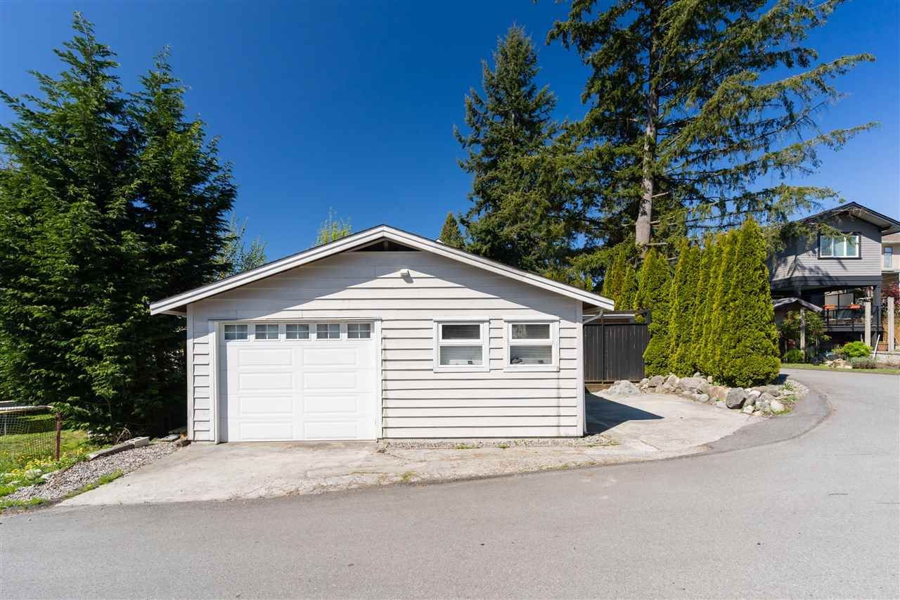 2556-chesterfield-avenue-upper-lonsdale-north-vancouver-38 at 2556 Chesterfield Avenue, Upper Lonsdale, North Vancouver 2556-chesterfield-avenue-upper-lonsdale-north-vancouver-38 at 2556 Chesterfield Avenue, Upper Lonsdale, North Vancouver