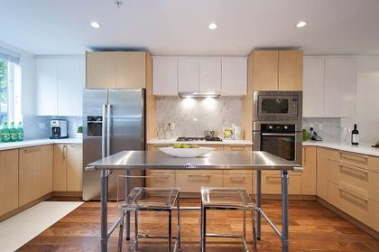 2222-caledonia-avenue-deep-cove-north-vancouver-04