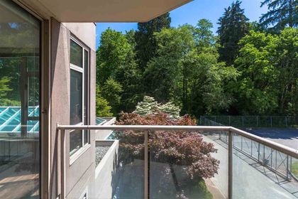 1327-e-keith-road-lynnmour-north-vancouver-05