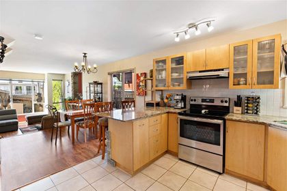 229-w-5th-street-lower-lonsdale-north-vancouver-05