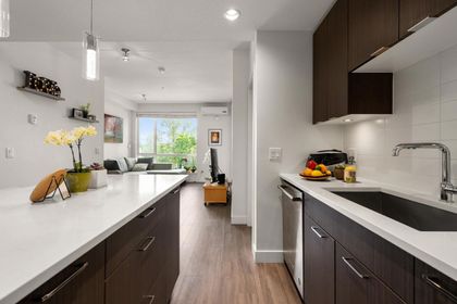 719-w-3rd-street-harbourside-north-vancouver-04