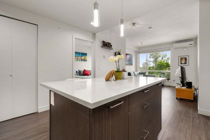 719-w-3rd-street-harbourside-north-vancouver-05