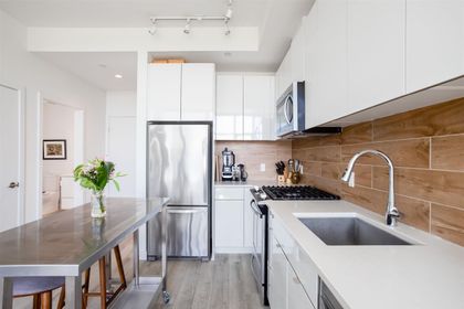 200-nelsons-crescent-sapperton-new-westminster-03