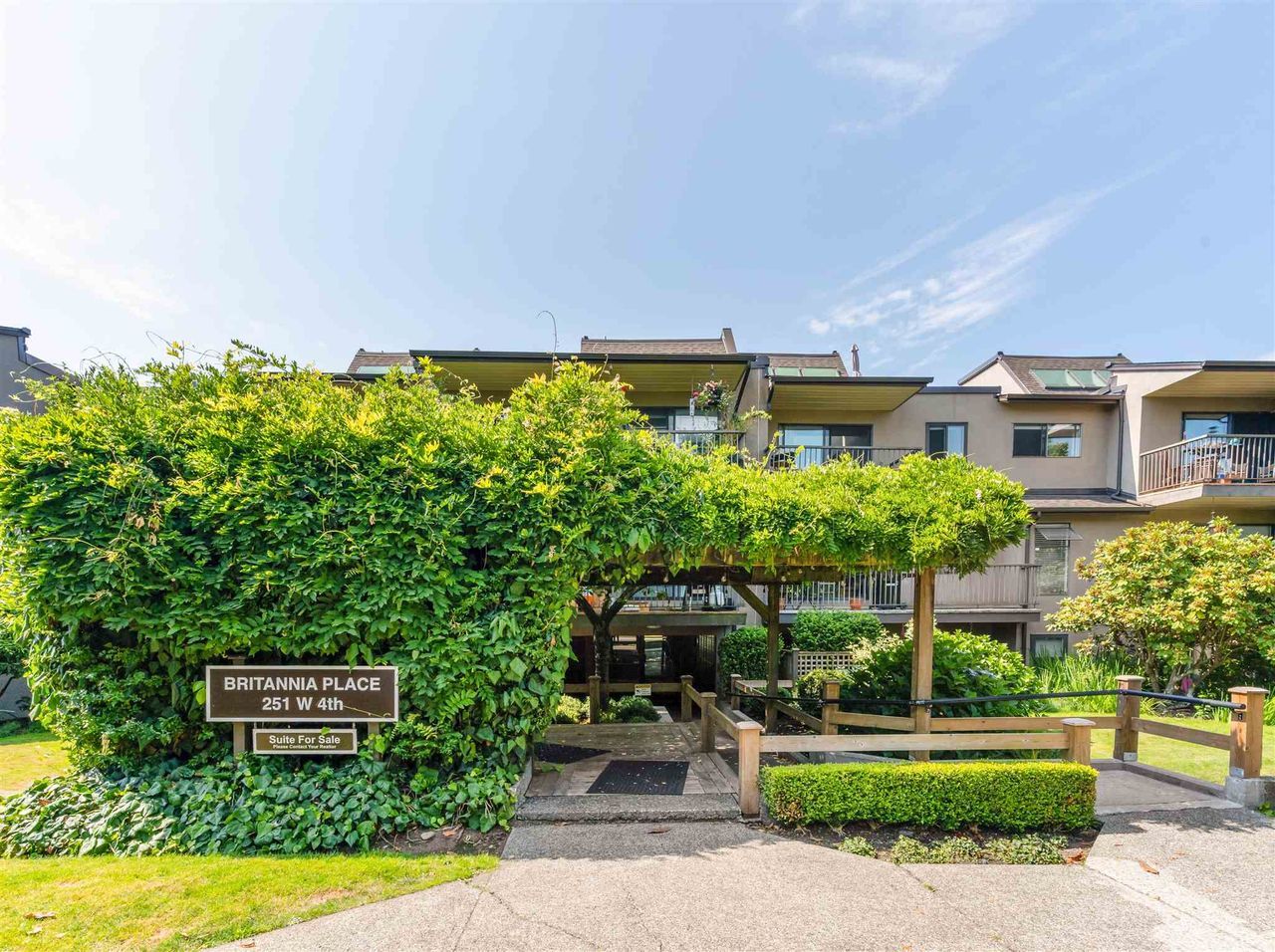 251-w-4th-street-lower-lonsdale-north-vancouver-18 at 201 - 251 W 4th Street, Lower Lonsdale, North Vancouver 251-w-4th-street-lower-lonsdale-north-vancouver-18 at 201 - 251 W 4th Street, Lower Lonsdale, North Vancouver