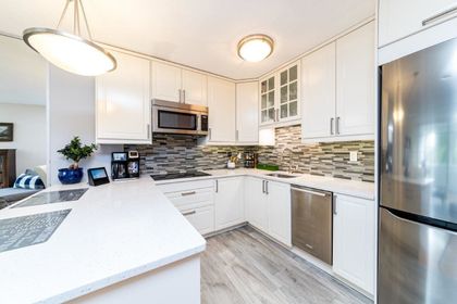 1425-esquimalt-avenue-ambleside-west-vancouver-01