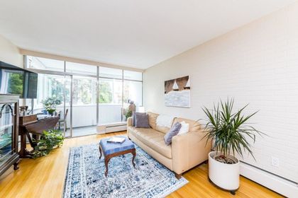 1425-esquimalt-avenue-ambleside-west-vancouver-03