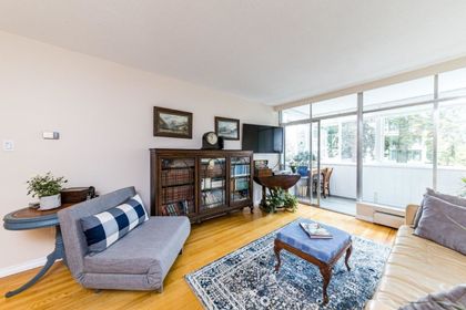 1425-esquimalt-avenue-ambleside-west-vancouver-04