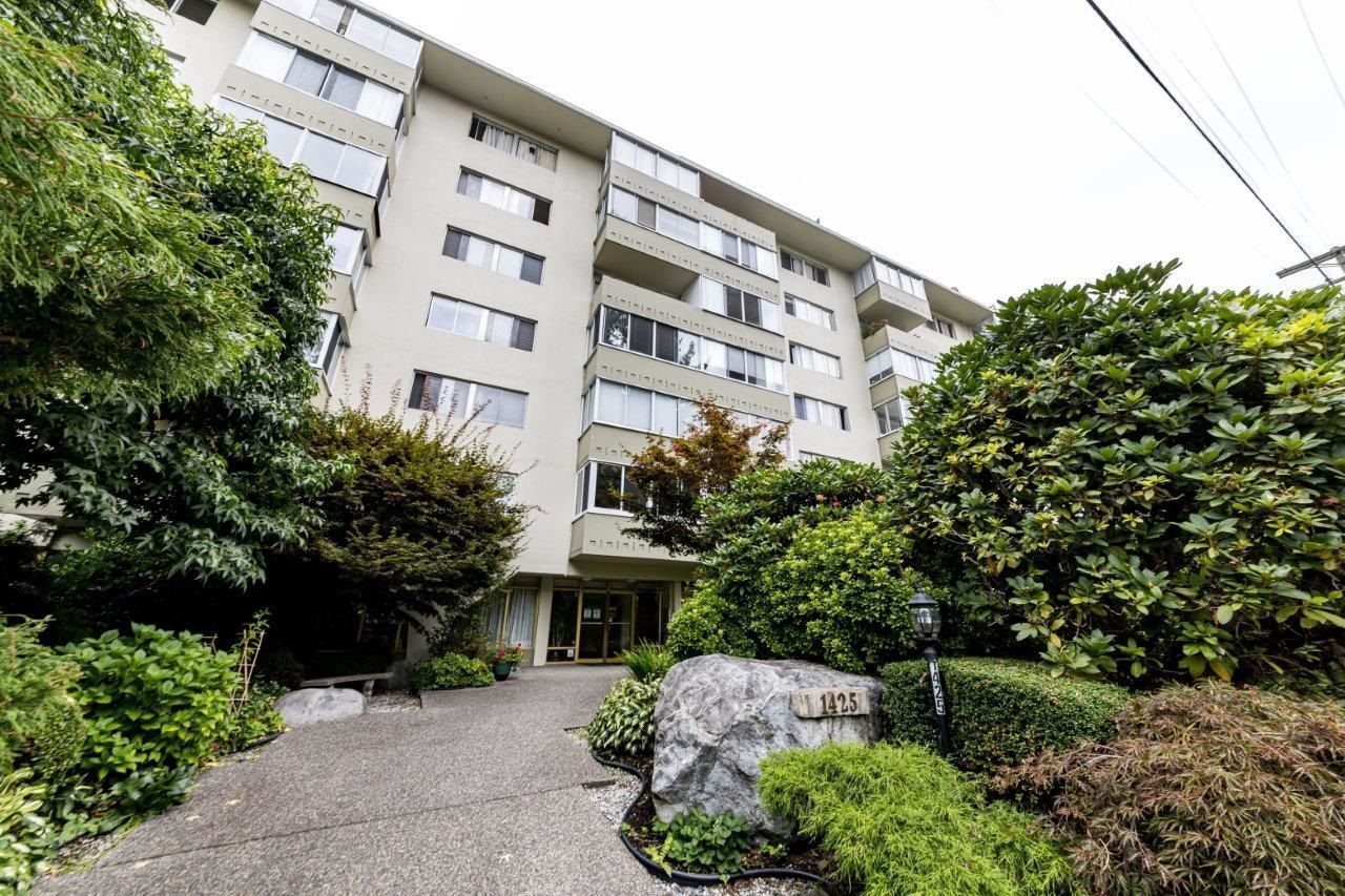 1425-esquimalt-avenue-ambleside-west-vancouver-18-1 at 115 - 1425 Esquimalt Avenue, Ambleside, West Vancouver 1425-esquimalt-avenue-ambleside-west-vancouver-18-1 at 115 - 1425 Esquimalt Avenue, Ambleside, West Vancouver