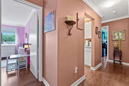 341-w-3rd-street-lower-lonsdale-north-vancouver-02