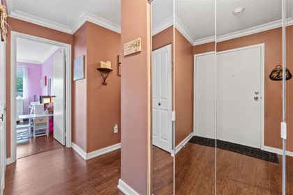 341-w-3rd-street-lower-lonsdale-north-vancouver-03