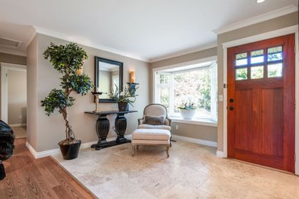 1153-silverwood-crescent-norgate-north-vancouver-02