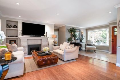 1153-silverwood-crescent-norgate-north-vancouver-03
