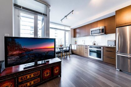 111-e-13th-street-central-lonsdale-north-vancouver-03