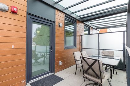 720-e-3rd-street-queensbury-north-vancouver-03