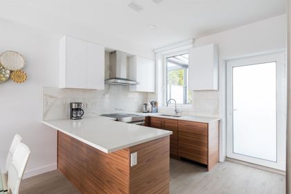 720-e-3rd-street-queensbury-north-vancouver-05