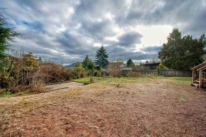 520-fairway-drive-dollarton-north-vancouver-05