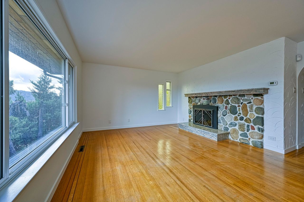 520-fairway-drive-dollarton-north-vancouver-08 at 520 Fairway Drive, Dollarton, North Vancouver 520-fairway-drive-dollarton-north-vancouver-08 at 520 Fairway Drive, Dollarton, North Vancouver