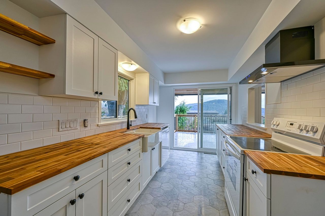 520-fairway-drive-dollarton-north-vancouver-13 at 520 Fairway Drive, Dollarton, North Vancouver 520-fairway-drive-dollarton-north-vancouver-13 at 520 Fairway Drive, Dollarton, North Vancouver
