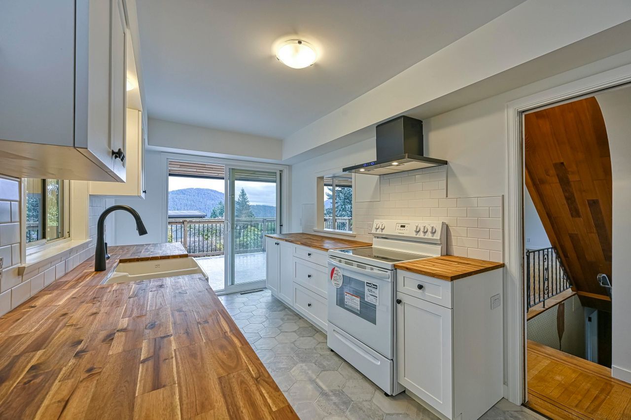 520-fairway-drive-dollarton-north-vancouver-14 at 520 Fairway Drive, Dollarton, North Vancouver 520-fairway-drive-dollarton-north-vancouver-14 at 520 Fairway Drive, Dollarton, North Vancouver