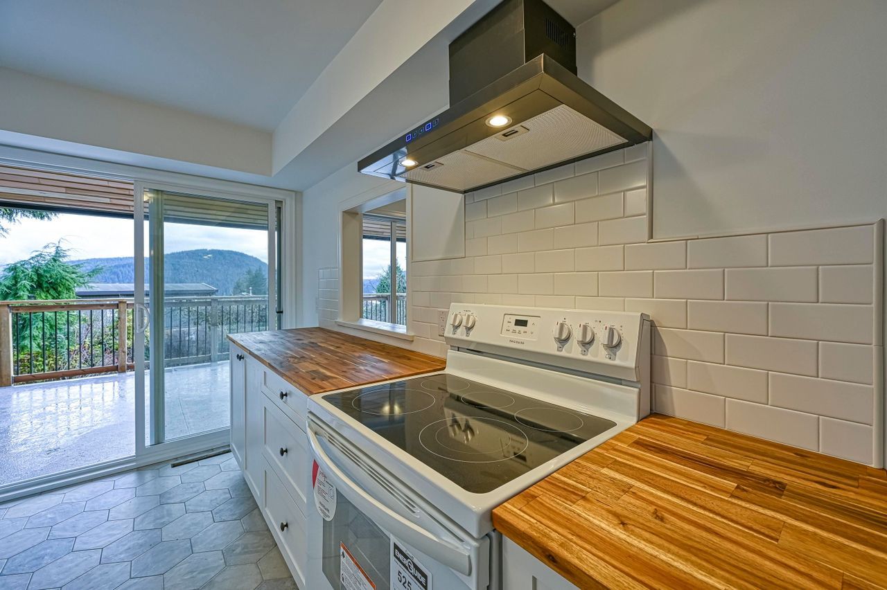 520-fairway-drive-dollarton-north-vancouver-15 at 520 Fairway Drive, Dollarton, North Vancouver 520-fairway-drive-dollarton-north-vancouver-15 at 520 Fairway Drive, Dollarton, North Vancouver