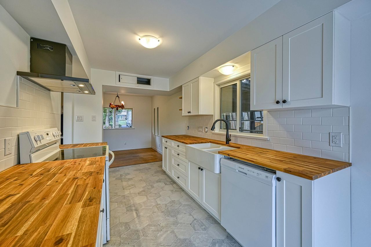 520-fairway-drive-dollarton-north-vancouver-17 at 520 Fairway Drive, Dollarton, North Vancouver 520-fairway-drive-dollarton-north-vancouver-17 at 520 Fairway Drive, Dollarton, North Vancouver