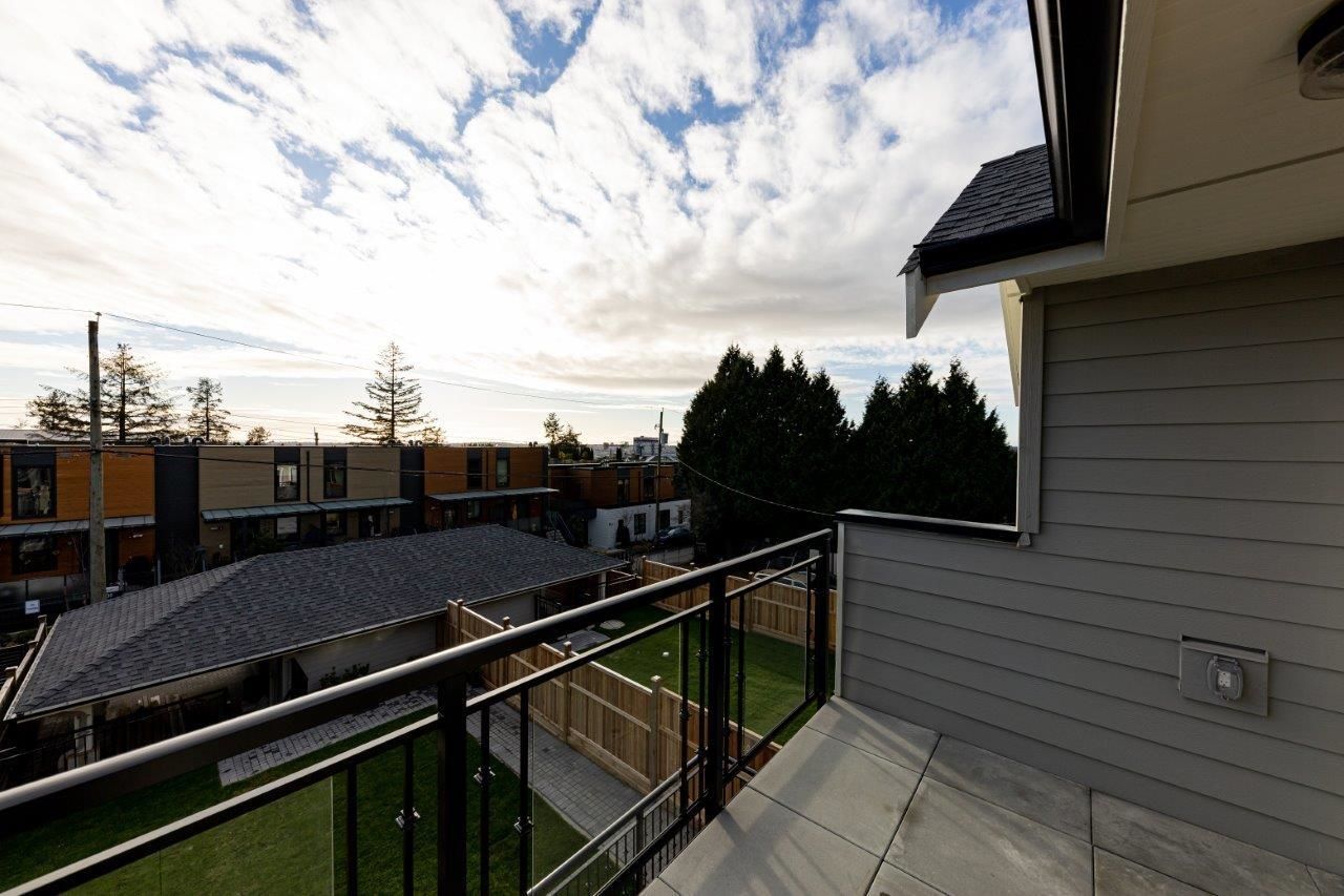 625-e-4th-street-lower-lonsdale-north-vancouver-22 at 625 E 4th Street, Lower Lonsdale, North Vancouver 625-e-4th-street-lower-lonsdale-north-vancouver-22 at 625 E 4th Street, Lower Lonsdale, North Vancouver