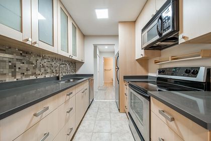 809-w-16th-street-mosquito-creek-north-vancouver-01