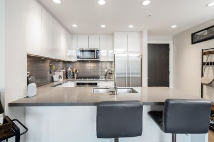 255-w-1st-street-lower-lonsdale-north-vancouver-03