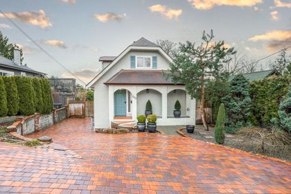 265-w-windsor-road-upper-lonsdale-north-vancouver-01