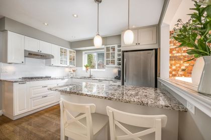 265-w-windsor-road-upper-lonsdale-north-vancouver-05