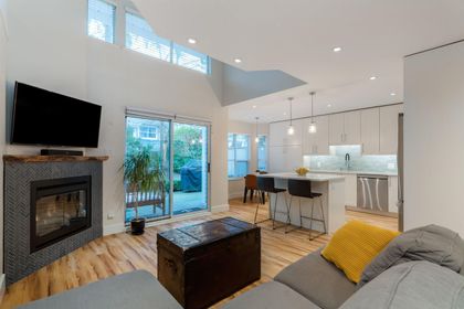 650-roche-point-drive-roche-point-north-vancouver-01