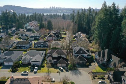 2451-mowat-place-blueridge-nv-north-vancouver-02