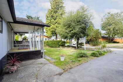286-tyee-drive-park-royal-west-vancouver-05