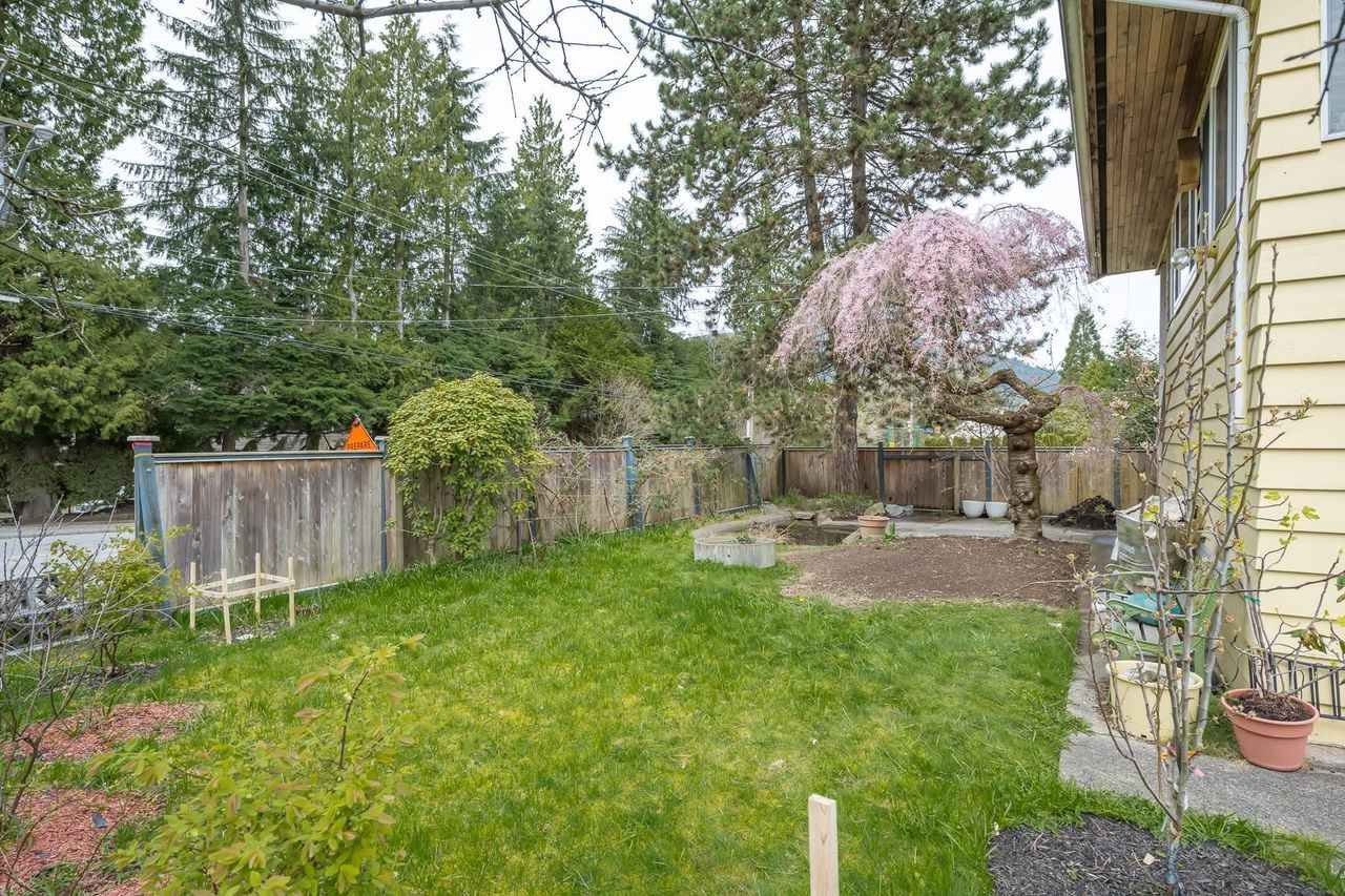 1308-crayford-close-westlynn-north-vancouver-04 at 1308 Crayford Close, Westlynn, North Vancouver 1308-crayford-close-westlynn-north-vancouver-04 at 1308 Crayford Close, Westlynn, North Vancouver