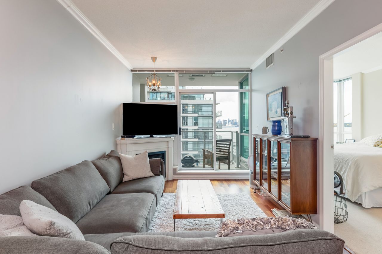 08 at 907 - 168 E Esplanade Avenue, Lower Lonsdale, North Vancouver