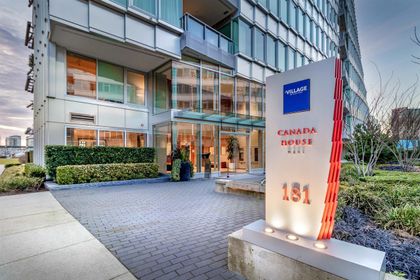 181-athletes-way-false-creek-vancouver-west-04